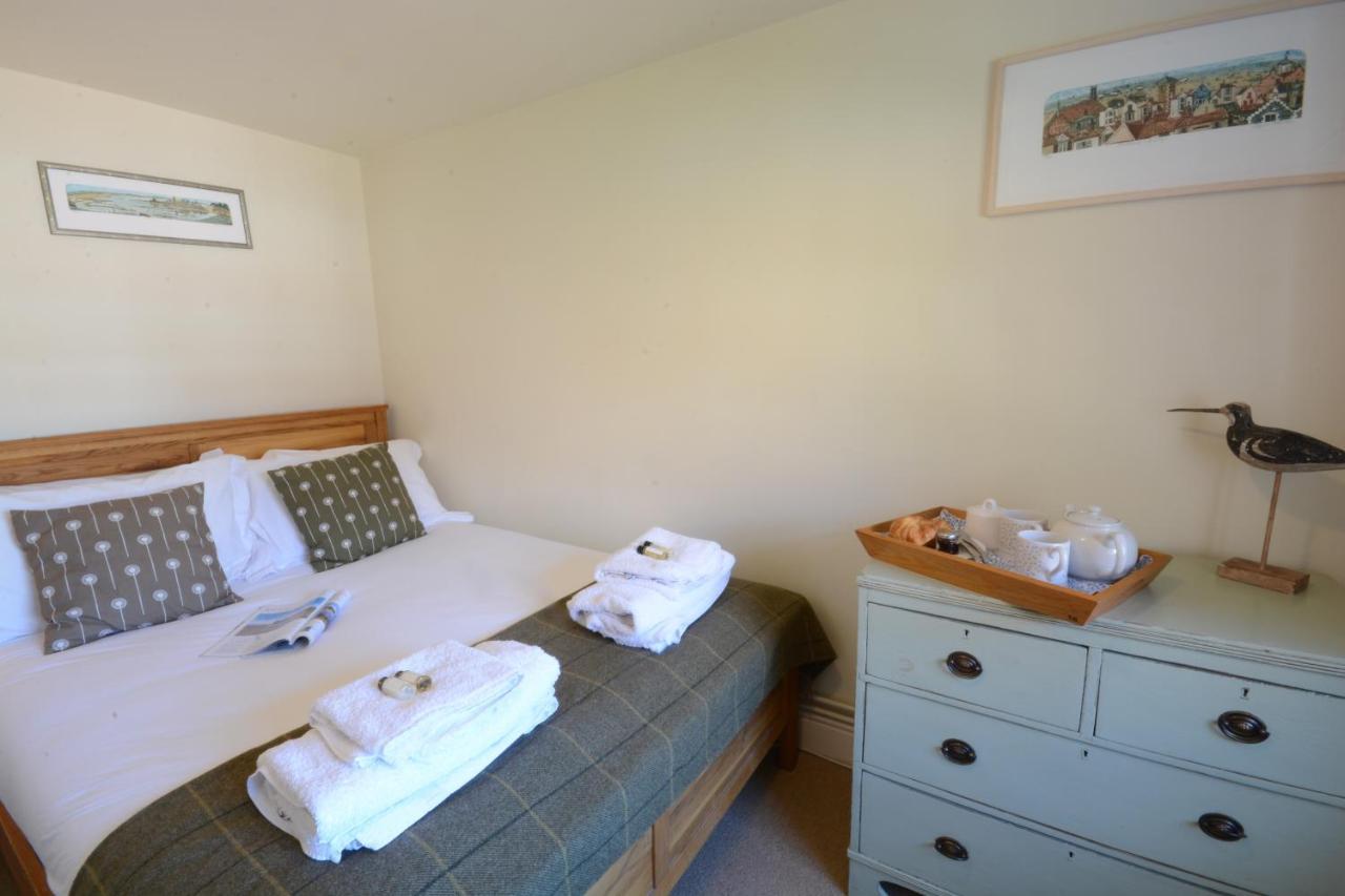 Pebble Beach Cottage, オールドバラ エクステリア 写真