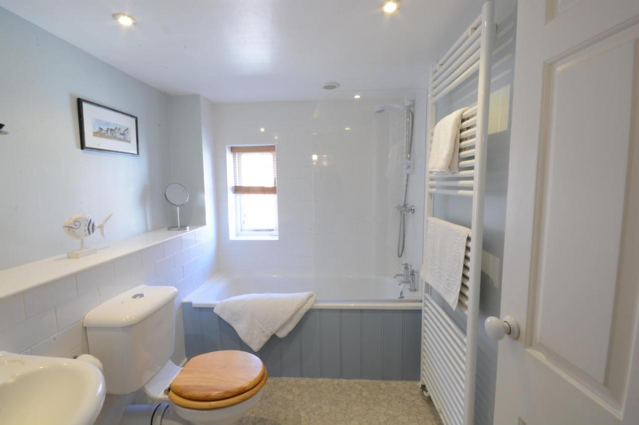 Pebble Beach Cottage, オールドバラ エクステリア 写真