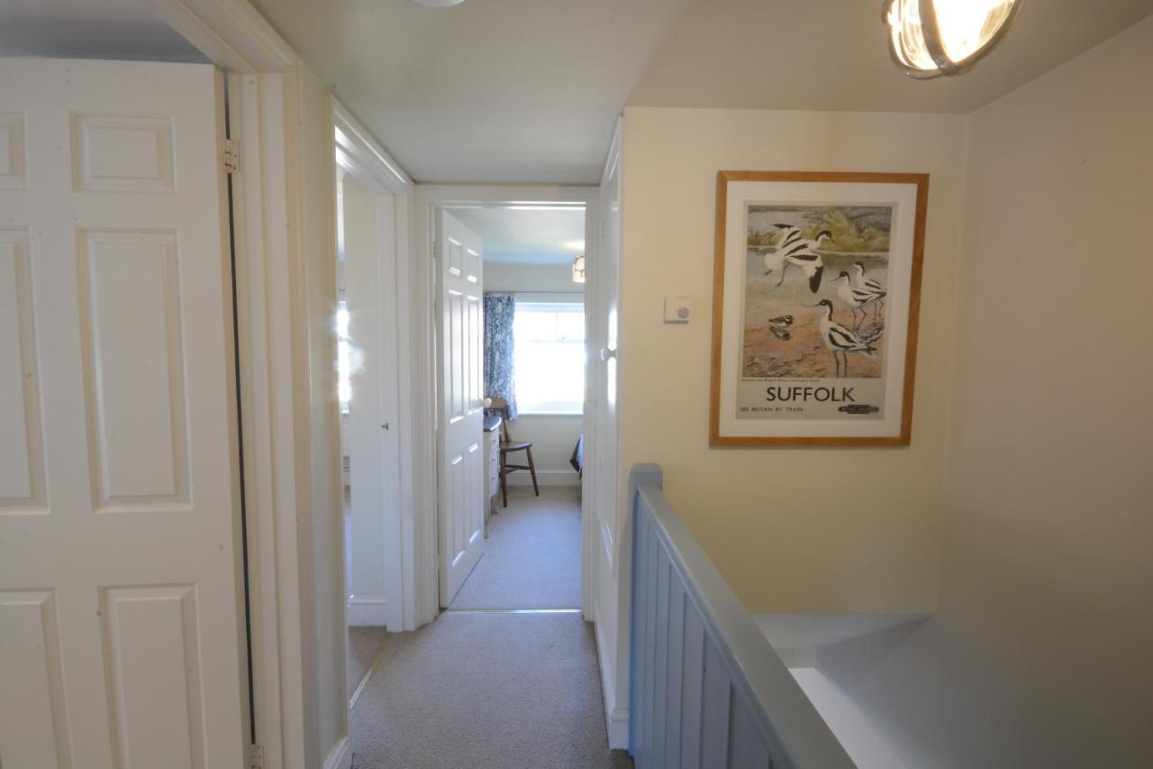 Pebble Beach Cottage, オールドバラ エクステリア 写真